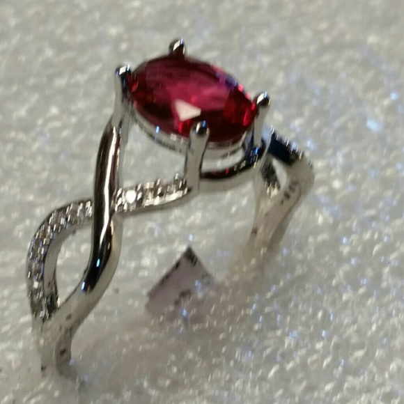 Jewelry - Women's red ruby and silver ring